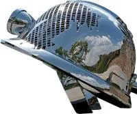 Каска скульптура абстрактная скульптура из нержавеющей стали на заказ — Казань